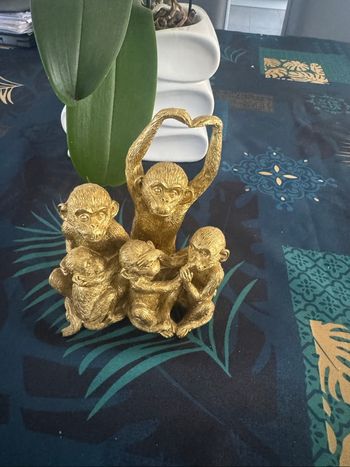 Statuette de singes