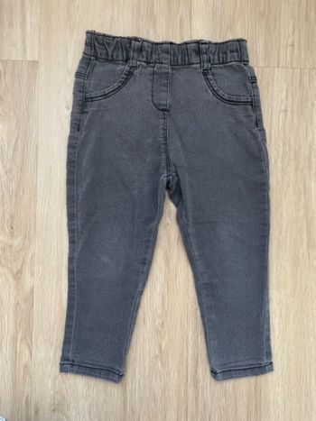 Jeeging Kiabi gris/noir 24 mois