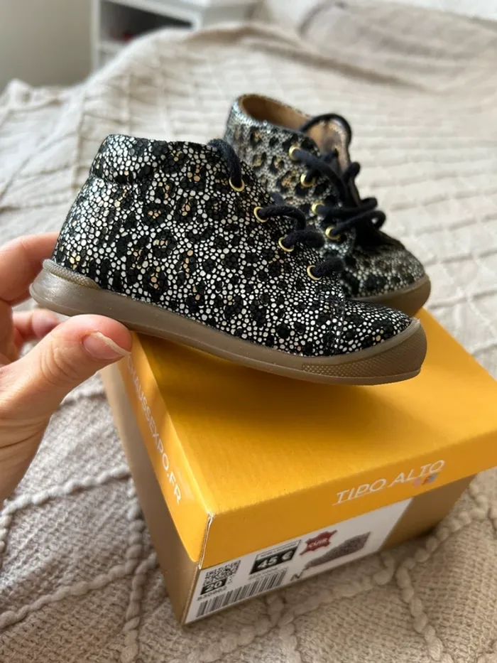 Chaussures bébé léopard noir - photo numéro 2