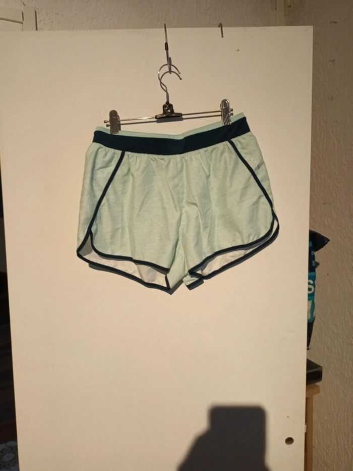 Short fille - photo numéro 2