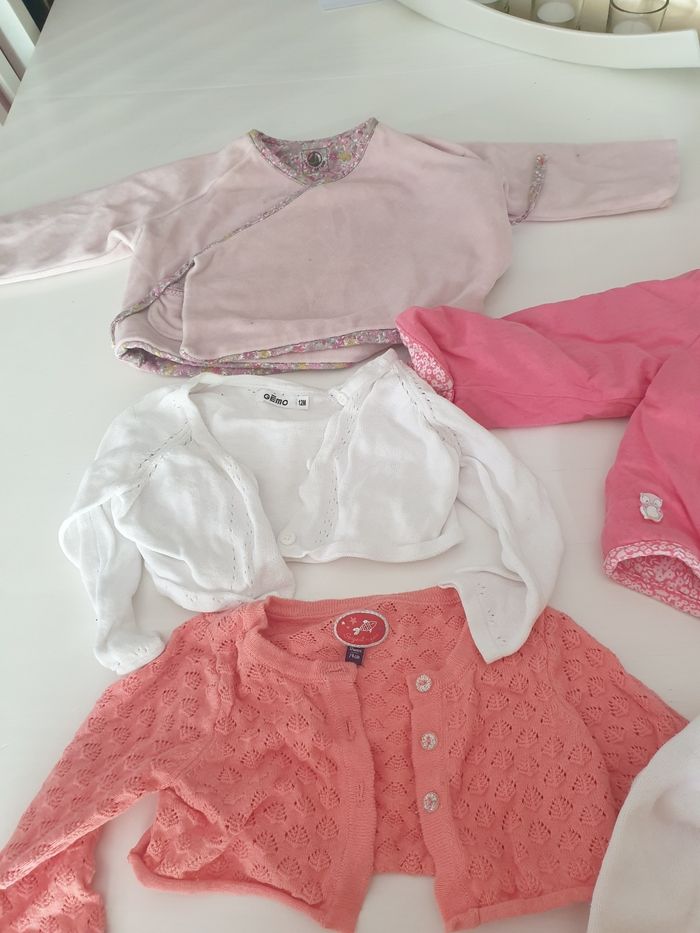 Lot gilets fille 12 mois - photo numéro 3