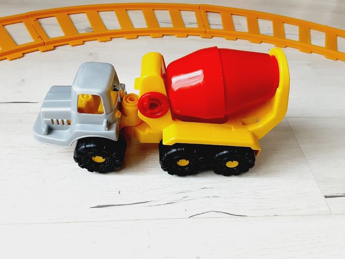 Jeu jouet enfant engin véhicule de chantier bétonneuse toupie à béton 33 x 19 cm - photo numéro 3