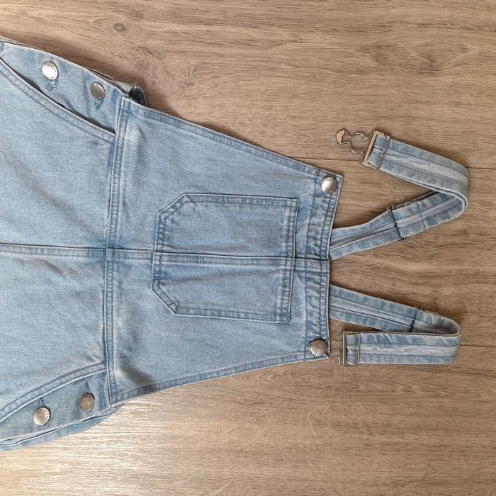 Jupe salopette en jeans - photo numéro 2