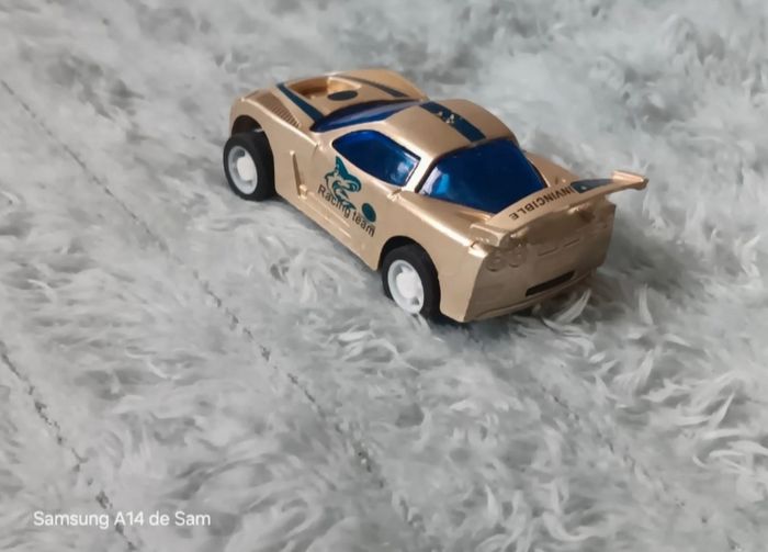 Voiture or - photo numéro 2