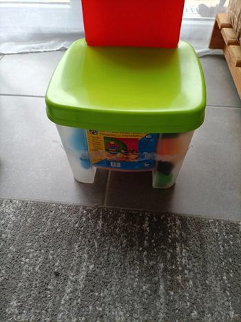 Jeu de construction plus chaise de rangement