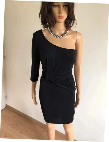 Robe noire pailletée neuve avec un bras dénudé Morgan taille M (valeur 65€)
