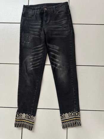 Jeans Slim noir effet usé taille 36 Desigual bas brodé et zip