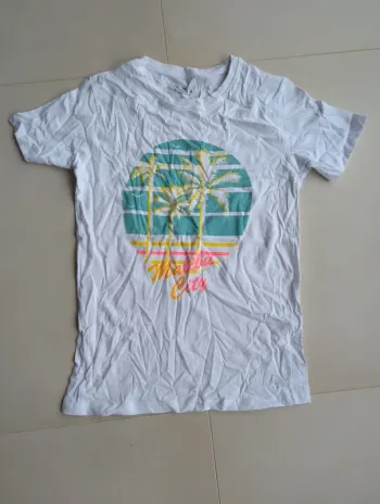 Tee Shirt Malibu city 14 ans neuf