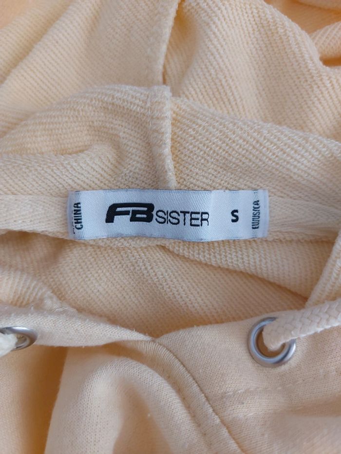 Sweat court a capuche Taille S - photo numéro 4