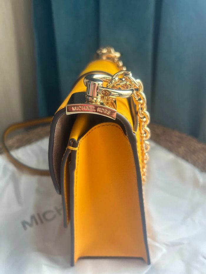Sac Mickael kors jaune neuf - photo numéro 3
