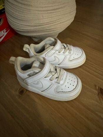 Nike blanche