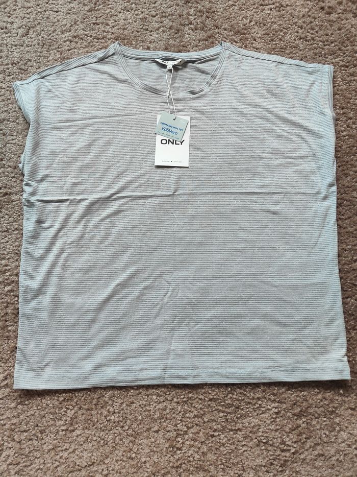 T-shirt taille L neuf