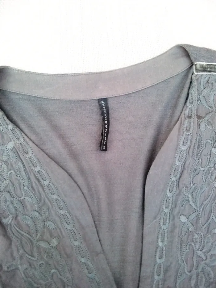 T-shirt NafNaf taille M - photo numéro 2