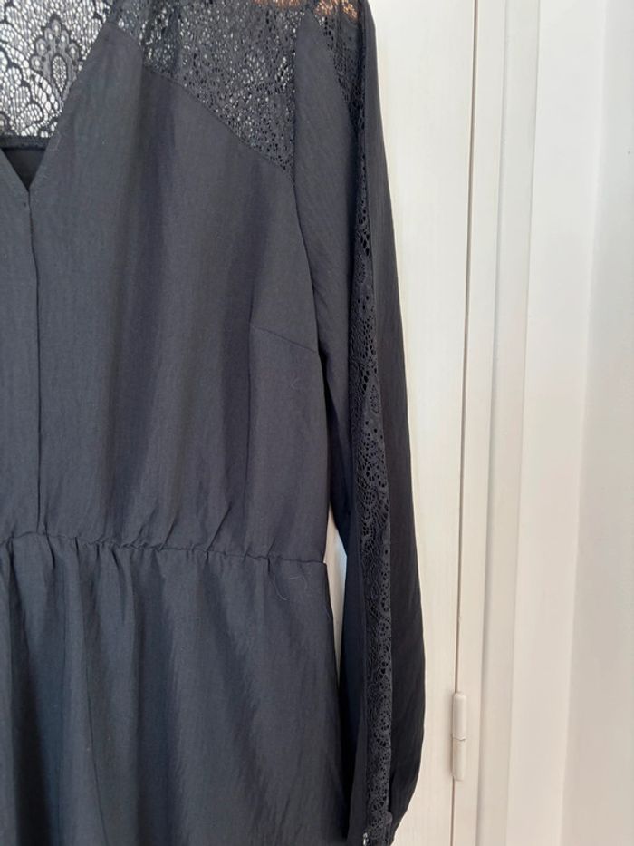 Robe noir à dentelle - photo numéro 4