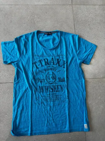 T-shirt bleu T-traxx Labelling, taille L, très bon état