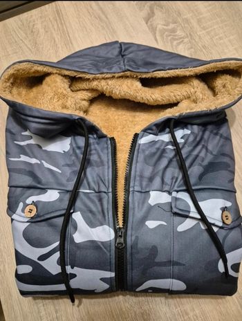 Sweat fourré a fermeture eclair