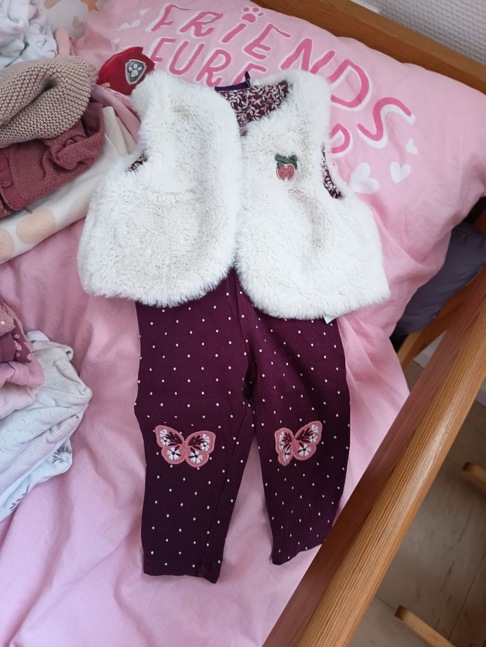 Lot fille vêtements, bodys,  pyjamas 3 mois