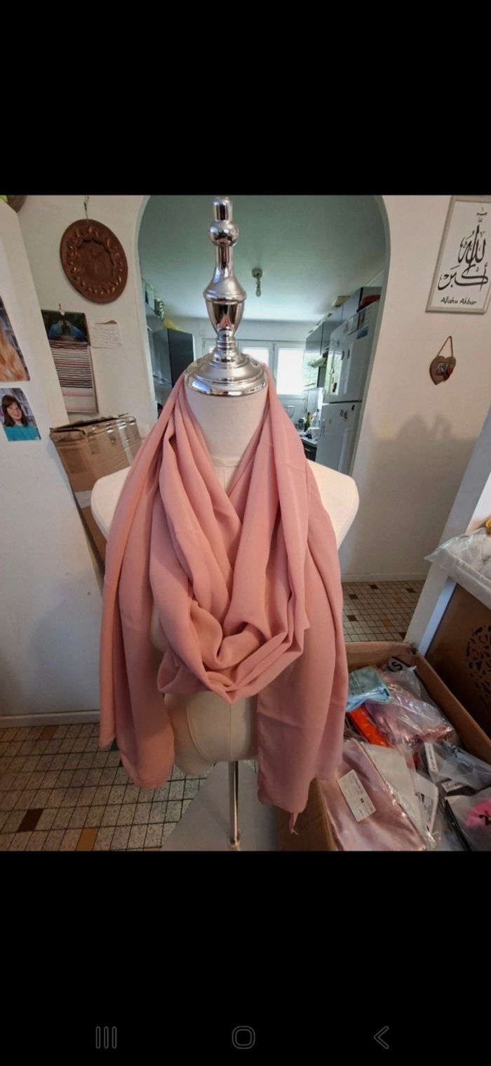 Foulard rose neuf femme taille 300 x 75 cm