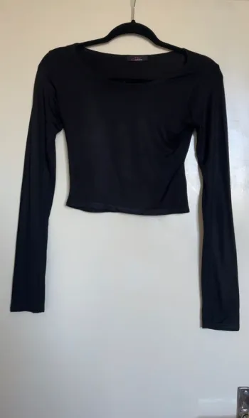 Crop top noir Taille S 🖤