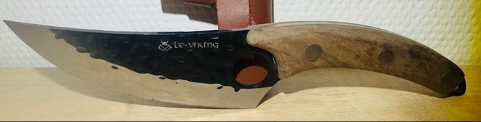 Magnifique Couteau viking en acier inoxydable jamais servie Totalement neuf.