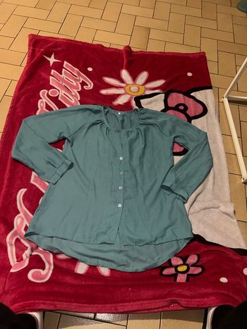 Jolie haut femme vert d’eau