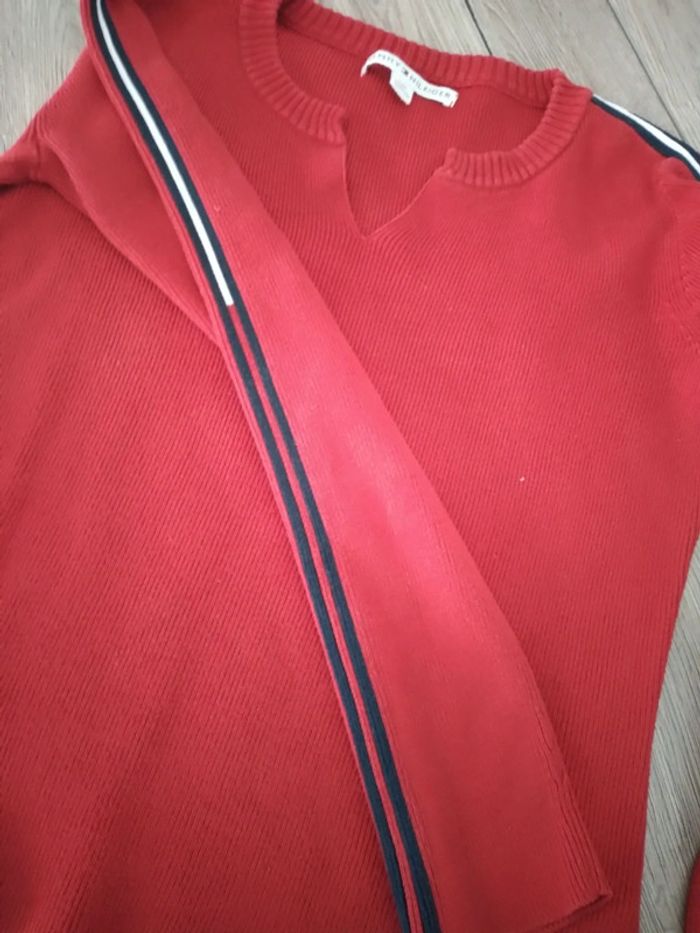 Pull lourd tommy hilfiger t L rouge taille petit - photo numéro 5