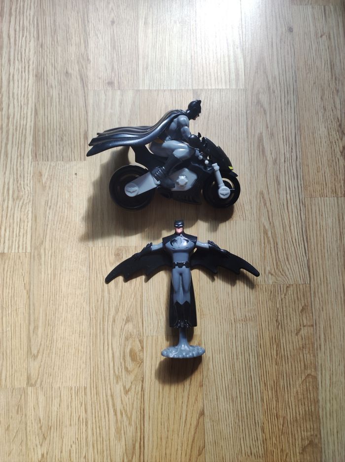 Lot de figurines et véhicule Batman