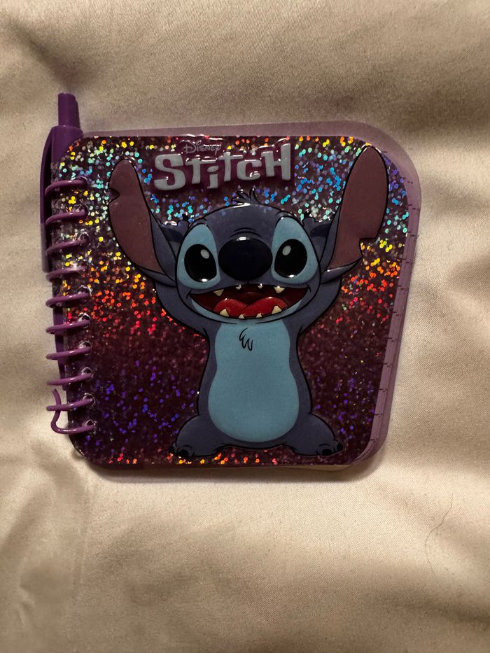 Bloc note Stitch avec stylo neuf - photo numéro 2
