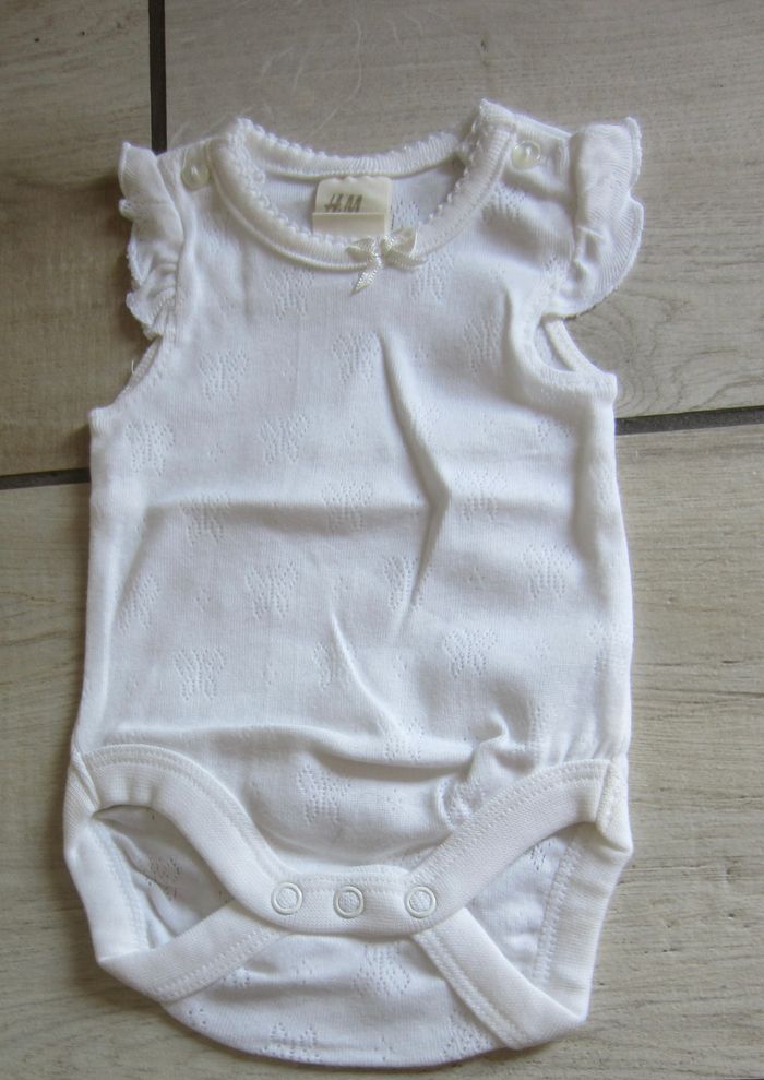 Lot de 2 bodies neufs bébé fille (0/1 mois) - photo numéro 3