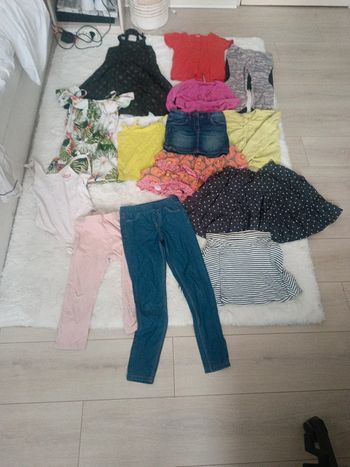 Lot vêtements fille printemps été 8 ans