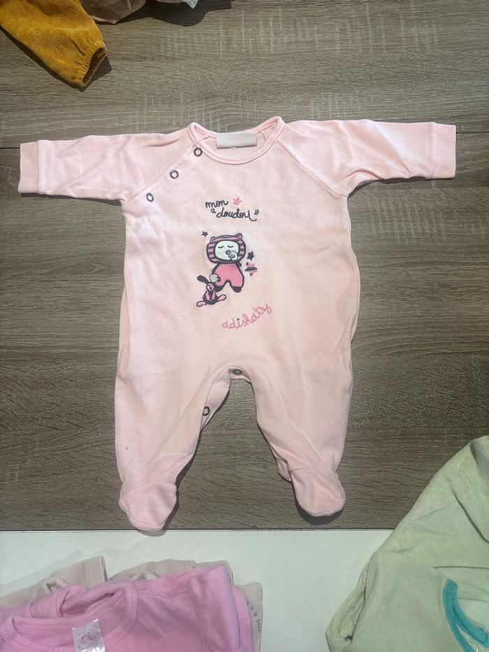 Lot 4 pyjamas 3 mois - photo numéro 3