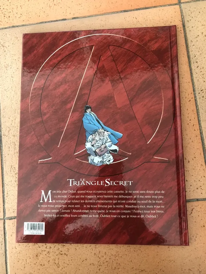 BD Le triangle secret Tome 1 - photo numéro 3