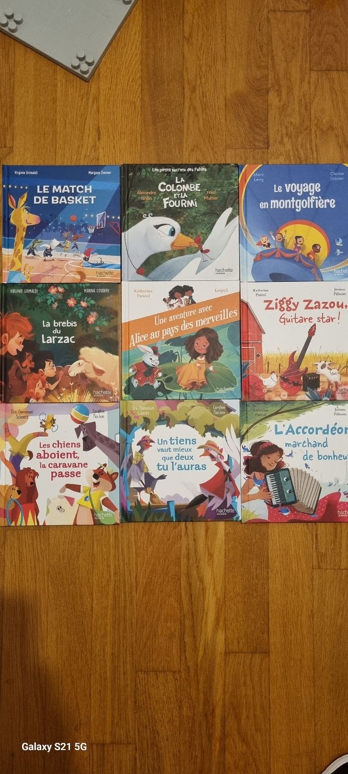 Gros lot livres macdo - photo numéro 2