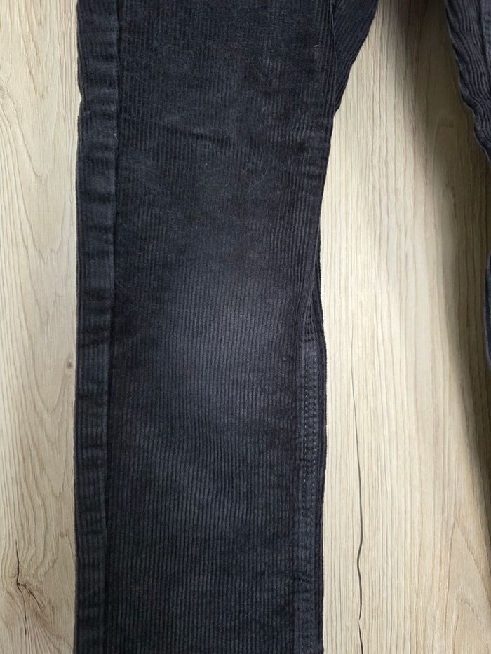 PANTALON GARÇON VELOURS CÔTELÉ GRIS ANTHRACITE TAILLE 6ANS MARQUE KIABI - photo numéro 3