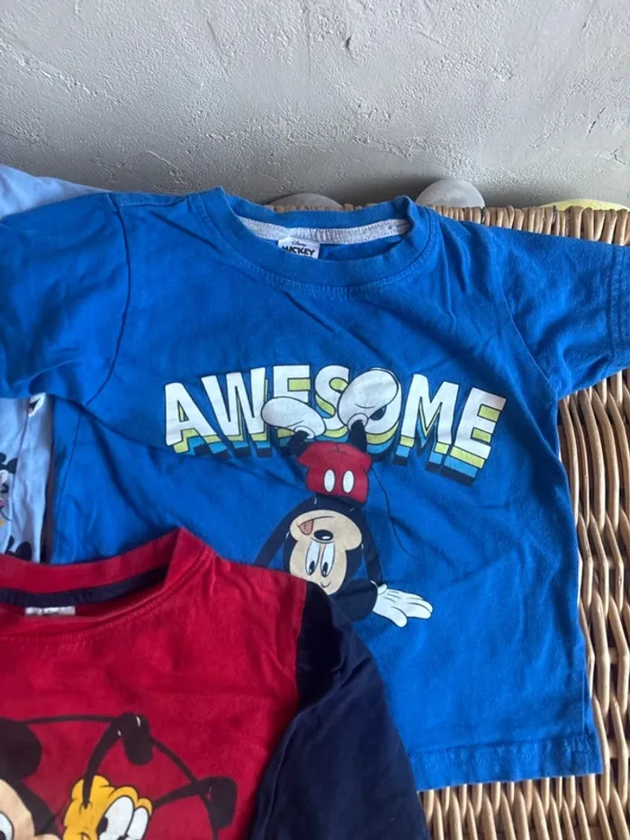 3 t-shirt mickey 3ans en très bon état - photo numéro 3