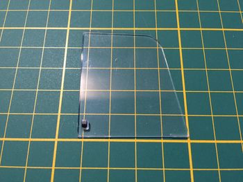 Vitre coulissante de la porte arrière droite 94B N°94 Renault R8 Gordini 1/8 Eaglemoss #A67