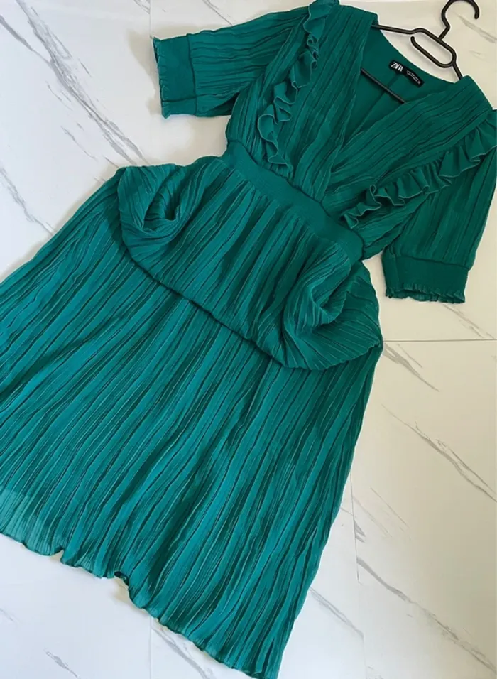 Robe plissé mi longue Zara taille S - photo numéro 4