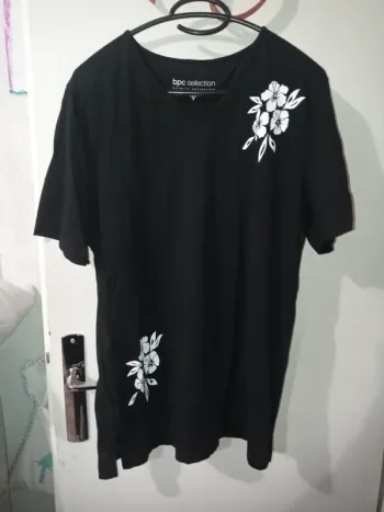 T-shirt manche courte noir fleurs