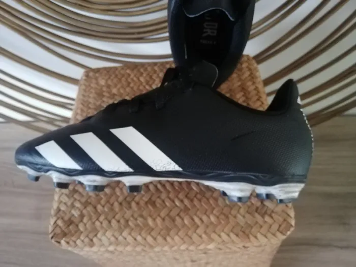 Chaussures de foot/Crampons moulés Adidas Predator T33 - photo numéro 4