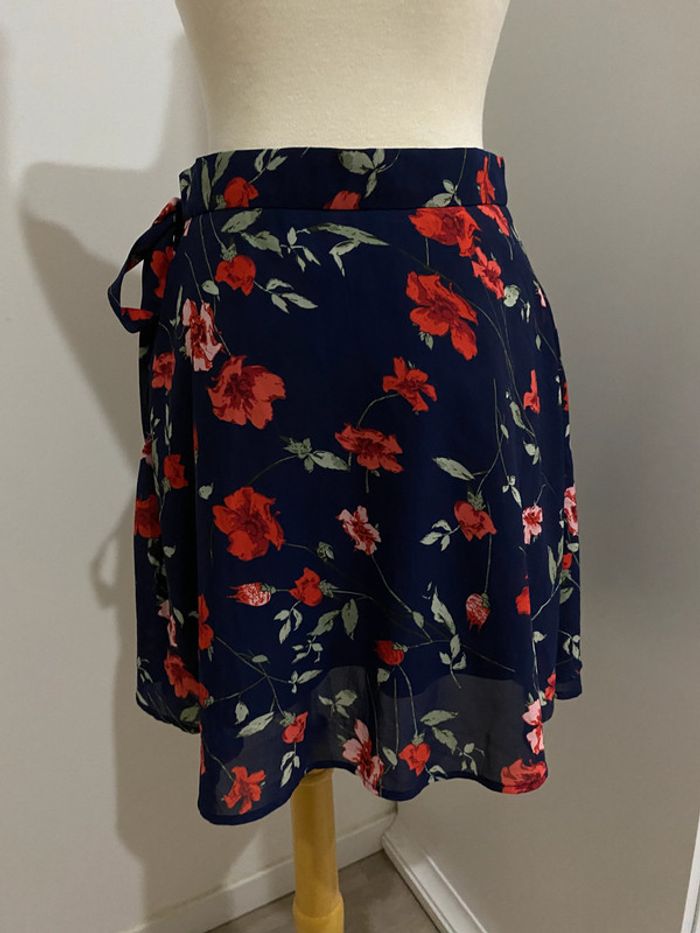 Jupe portefeuille bleue fleurie Missguided - photo numéro 4