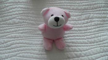 Petite peluche ours rose