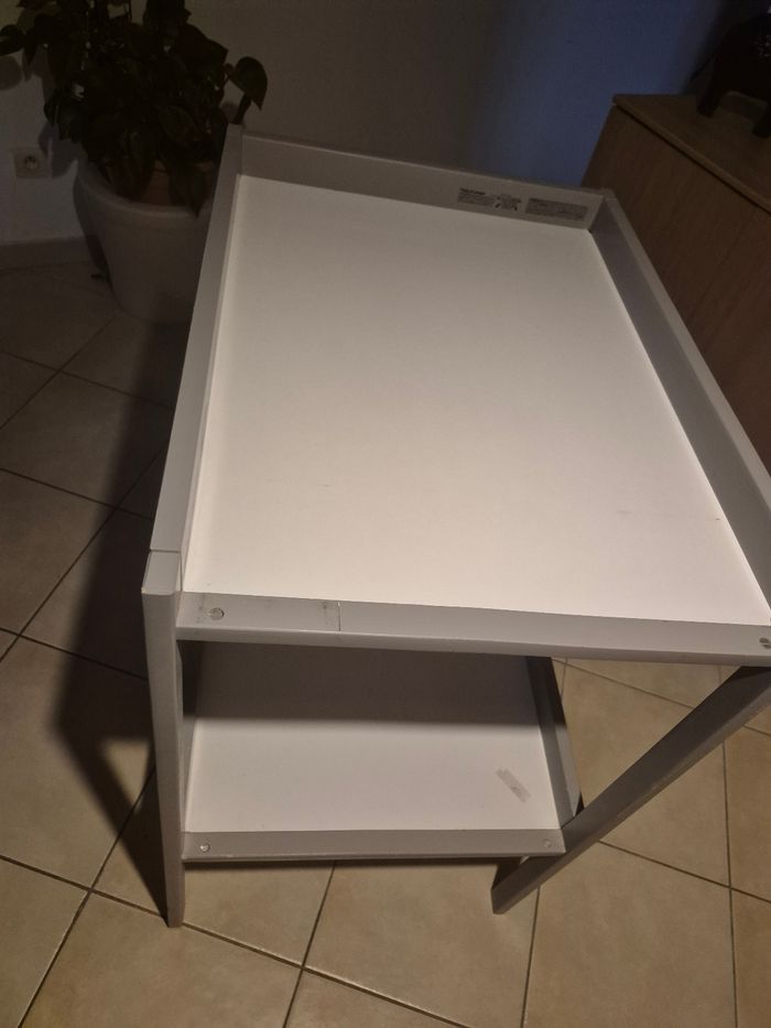 Table a langer avec matelas et protection