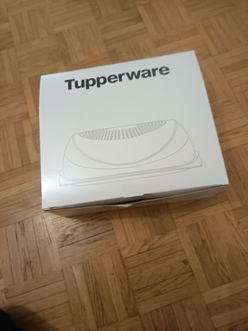 Cave de fromage neuf Tupperware