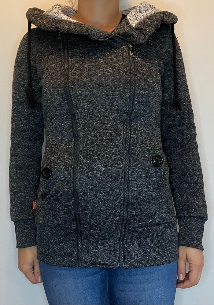Gilet gris à capuche