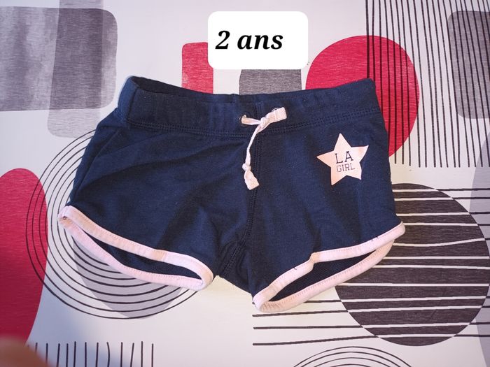 Short élastique Taille 2 ans 👧 - photo numéro 2