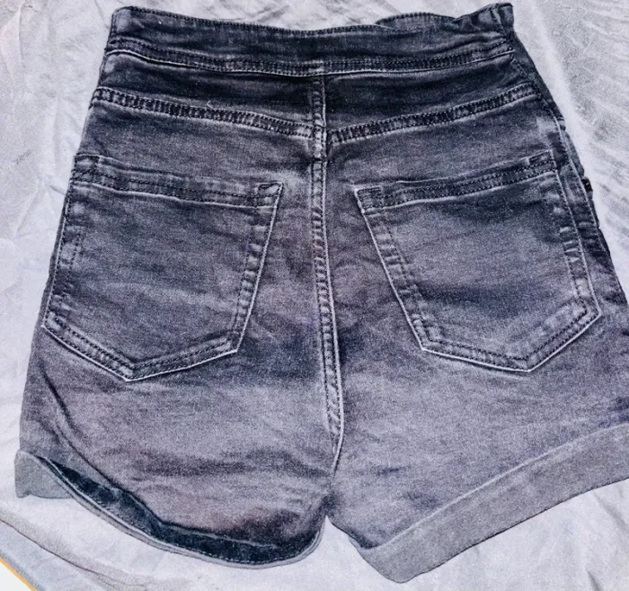 Short en jean noir taille haute - photo numéro 2