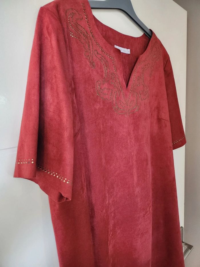 Robe rouge bordeaux détails dorés nubuck Gemo