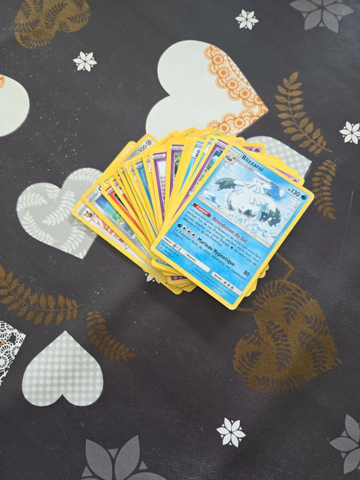 Lot 20 carte pokemon