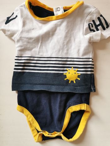Tee shirt body 1 mois