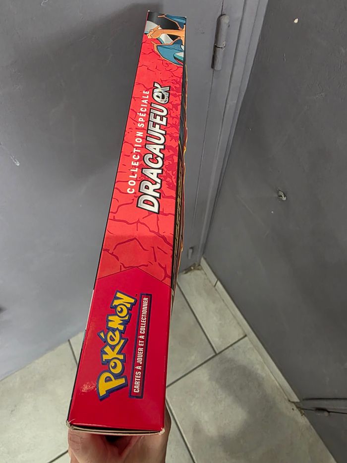 Coffret pokemon collection spéciale dracaufeu ex - photo numéro 3